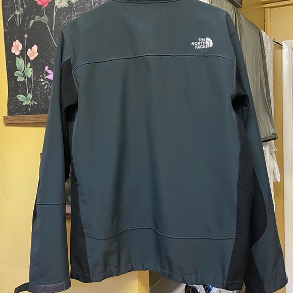 The North Face Men’s Apex Chromium Thermal Jacket - Picture 2 of 3